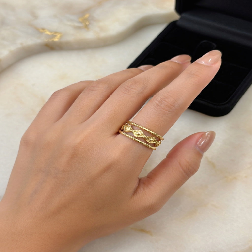 Golden Rope Eye Wrap Ring